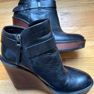 DOLCE VITA Women's Black Colie Leather Brown Wood Wedge ANKLE BOOTS